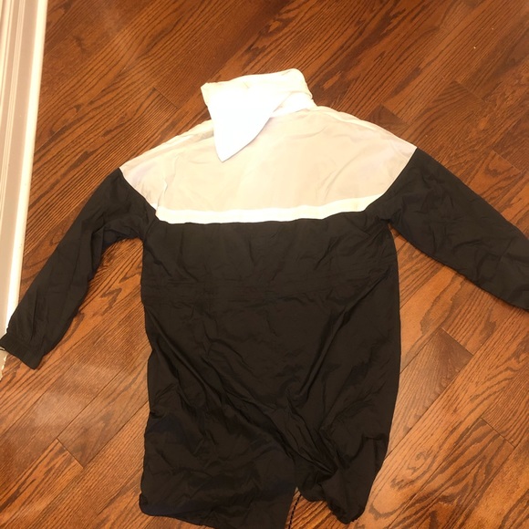 Nike Windrunner - Picture 6 of 8